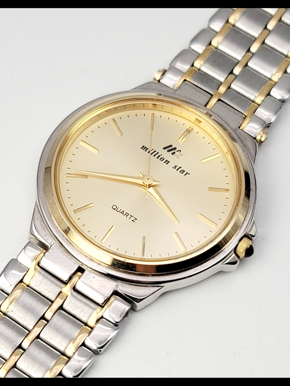 Million Star MS-102M Quartz Watch Gold Dial Japan Dress Watch 32mm Unisex